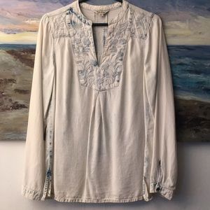Beautiful Lucky Brand Chambray Embroidered Top